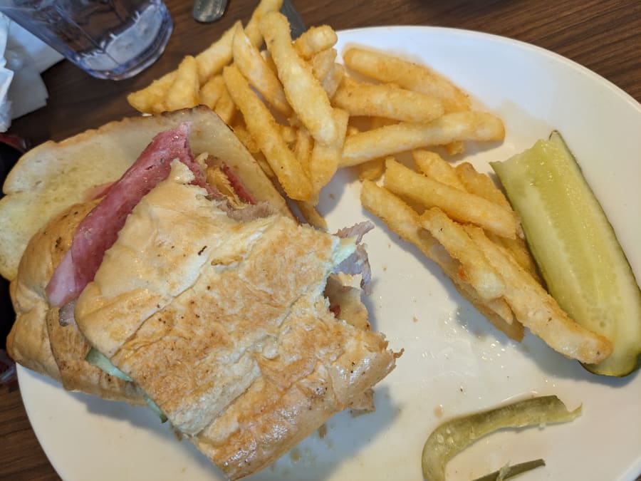 Skidders Restaurant – photo 5